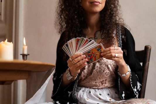 How to Conduct a Tarot Reading: A Complete Guide for Beginners and Enthusiasts